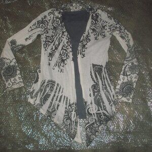 womens beautiful open cardigan.Pretty pattern.size junior large